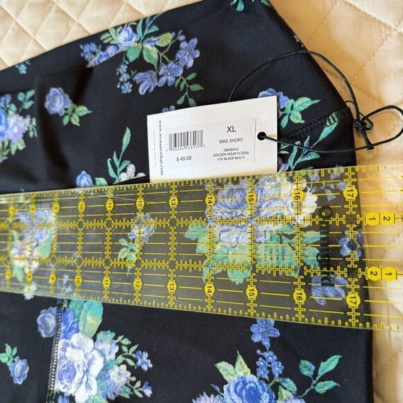 NWT WeWoreWhat black floral bike shorts XL - Picture 5 of 6